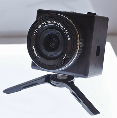 p19_olympus_lenzstyle_camera.jpg